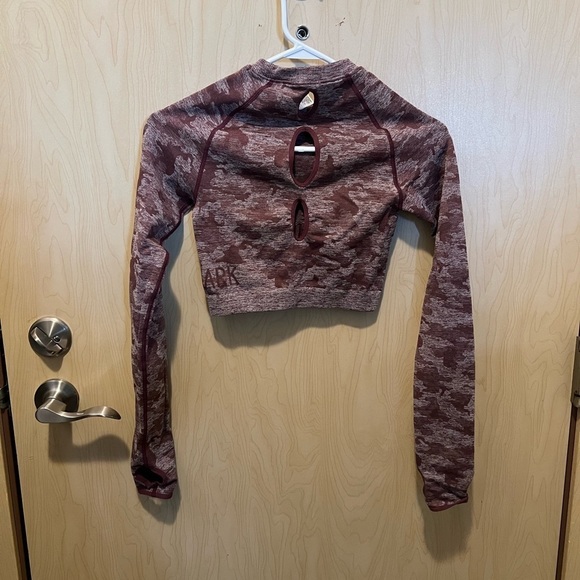 Gymshark crop top - Picture 3 of 3